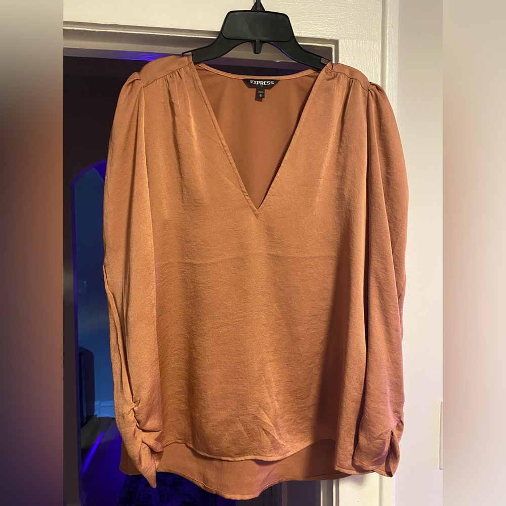 Express Rust Orange V-Neck Blouse - Picture 3 of 7